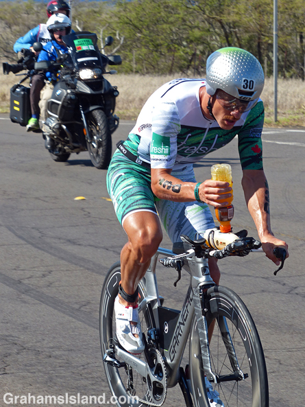 Lionel Sanders competes in the 2017 Ironman World Championship.