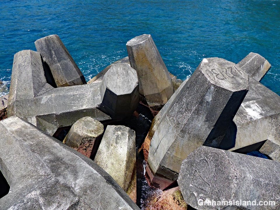 Abstracts-Breakwater concrete