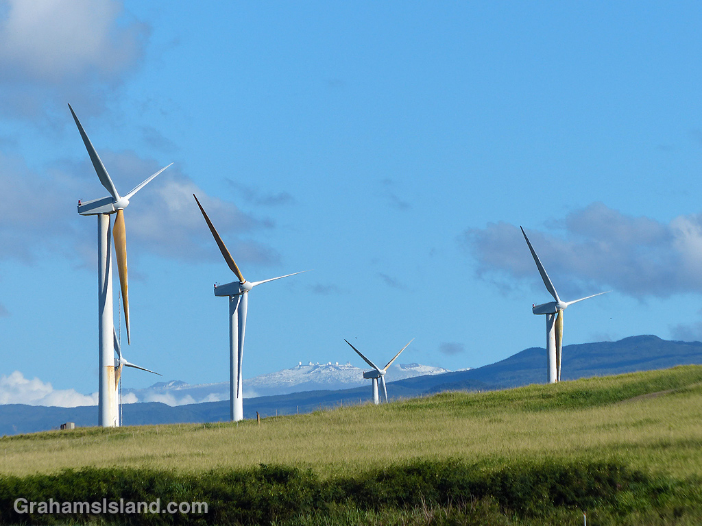 Wind turbines Hawi and Mauna Kea