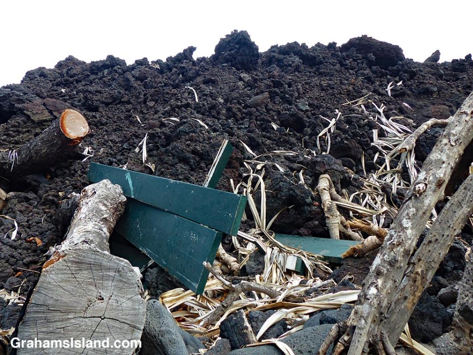 Pohoiki bench and lava