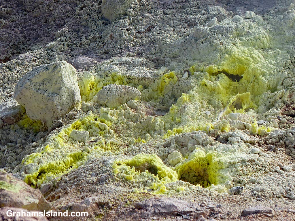 Sulphur Banks Trail in Hawaii Volcanoes National Park