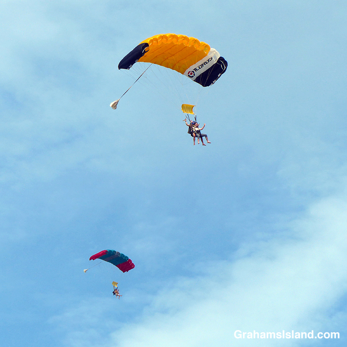 Skydivers over Upolu, Hawaii