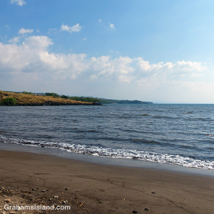 A view towards Hualalai volcano, obscured by vog
