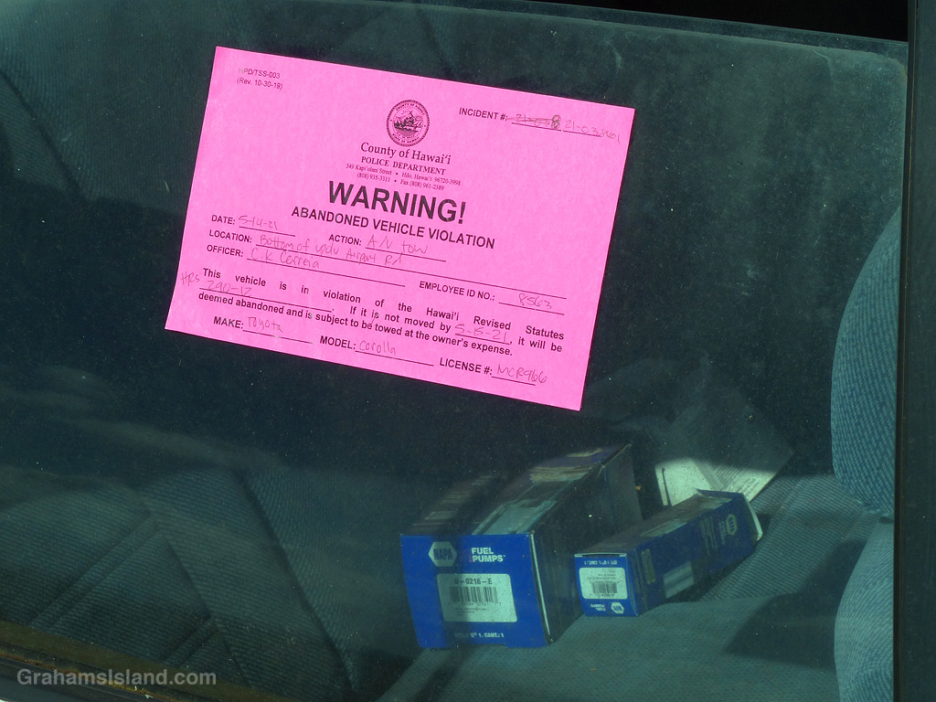 An abandoned car in Hawaii