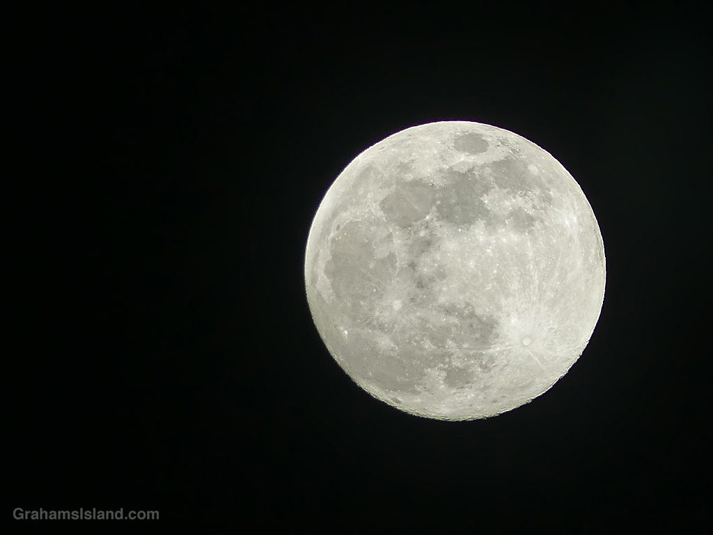A full moon in Hawaii