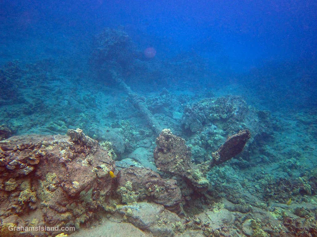 The engine, prop shaft, and propeller of the SS Kauai at Mahukona, Hawaii