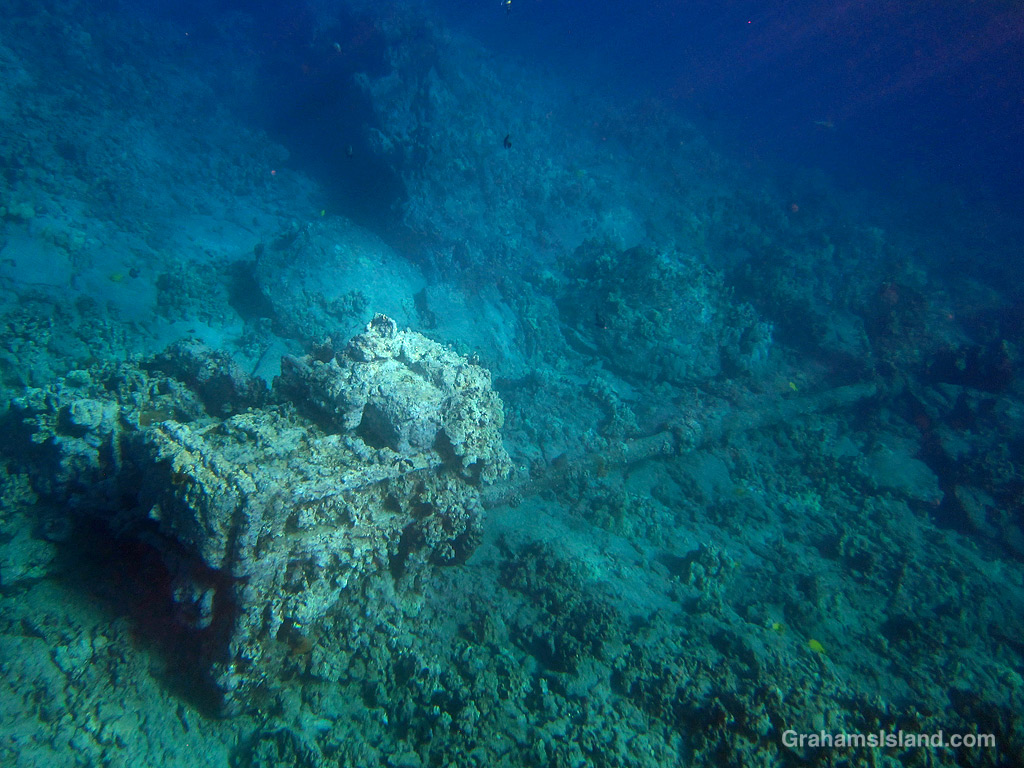 The engine, prop shaft, and propeller of the SS Kauai at Mahukona, Hawaii