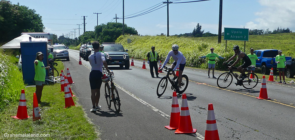 An injured cyclist abandons the 2026 Ironman 70.3 race in Hawaii, after he hit a pothole and crashed
