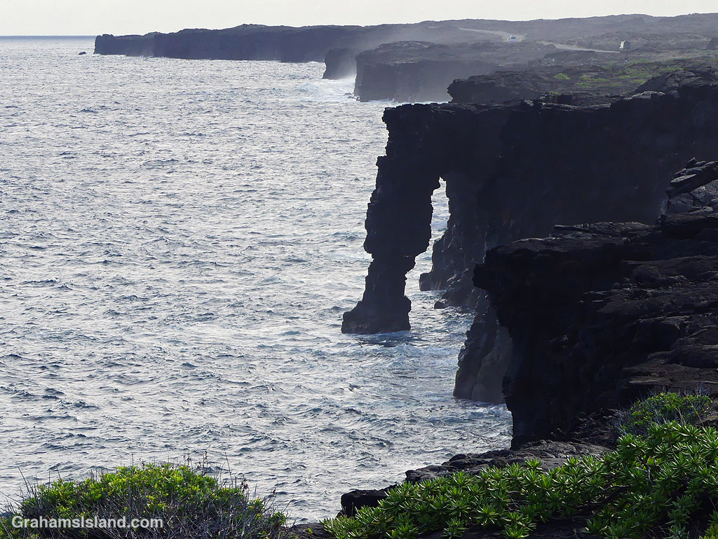 Holei Arch in Hawaii Volcanoes National Park, Hawaii
